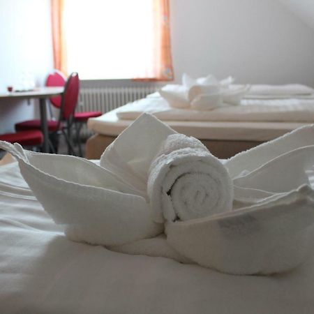 Gastehaus Hubertushof - 24H Check-In Hotel Hausen  Екстериор снимка
