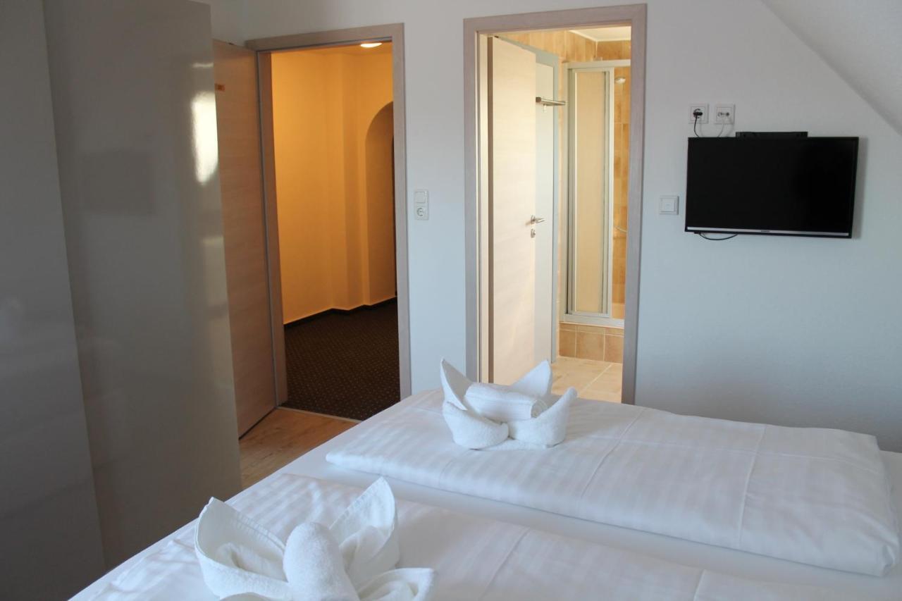 Gastehaus Hubertushof - 24H Check-In Hotel Hausen  Екстериор снимка